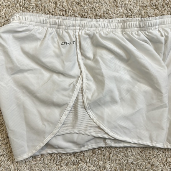 Nike Dri-Fit Shorts - Picture 4 of 4